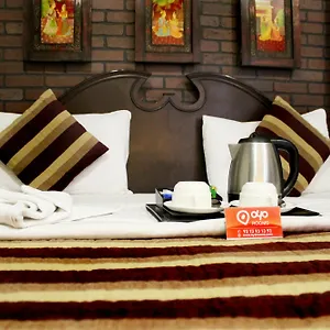 Oyo Premium Rajouri Garden Janta Market 3*, New Delhi India